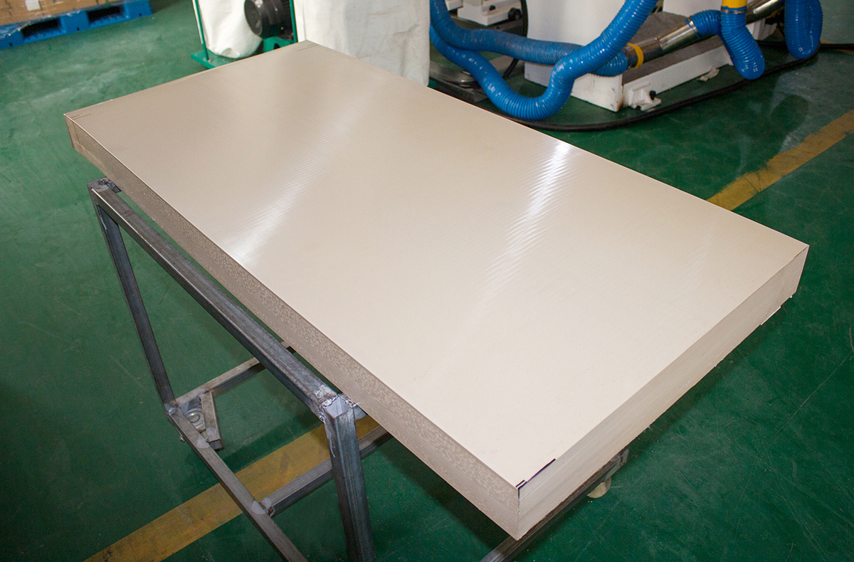 南京首塑公司成功挤出厚尺寸80mmPEEK板材 南京首塑公司成功挤出厚尺寸80mmPEEK板材